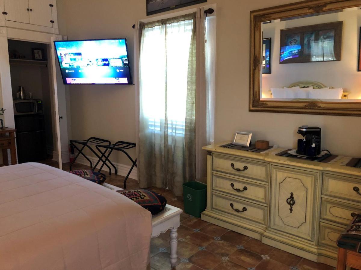 El Amador Inn Downtown Тусон Екстериор снимка