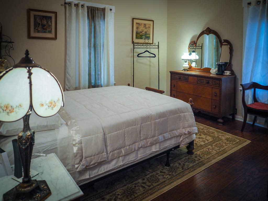 El Amador Inn Downtown Тусон Екстериор снимка